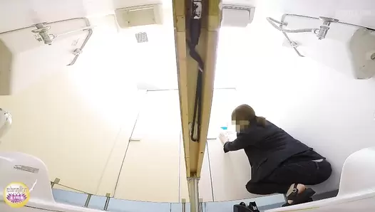 SL-397 06 Awkward farts and poops in the office toilet