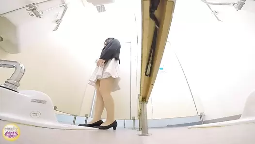 SL-397 05 Awkward farts and poops in the office toilet