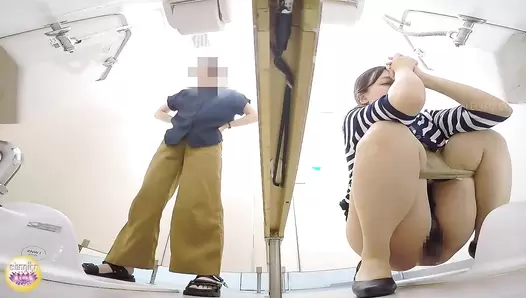 SL-397 04 Awkward farts and poops in the office toilet