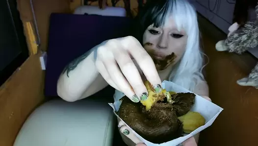 DirtyBetty - Eat plus Scat Weirdcore