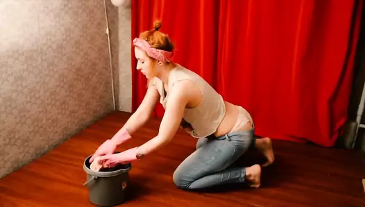 DirtyBetty - House cleaning with an unexpected end