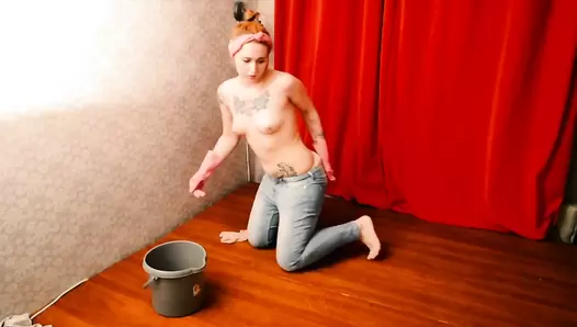 DirtyBetty - House cleaning with an unexpected end