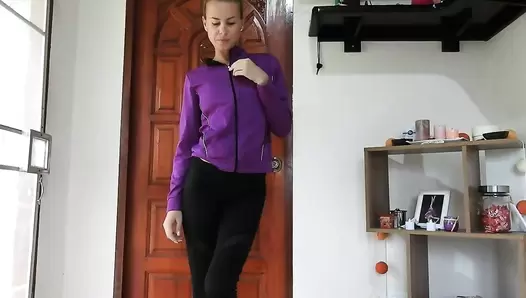 MissAnja - Sporty, Flexible Girl Rear View Shitting/Taste Poo