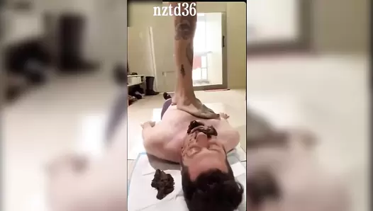 Asian Femdom - Queen Jane, the goddess viciously abused and forced the cheap dog to stomp on the golden holy water and forced to eat shit