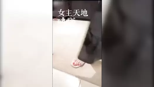 Asian Femdom - Queen Jane, the goddess viciously abused and forced the cheap dog to stomp on the golden holy water and forced to eat shit