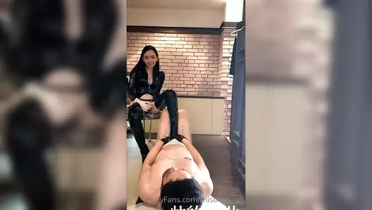 Asian Femdom - Mistress Un forces a bitch to eat gold, play with nipples, boots and abuse