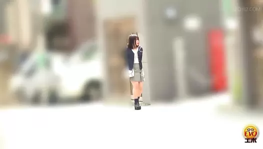 EE-593 06 Close-up shots of girls pooping faces and their toilet noises
