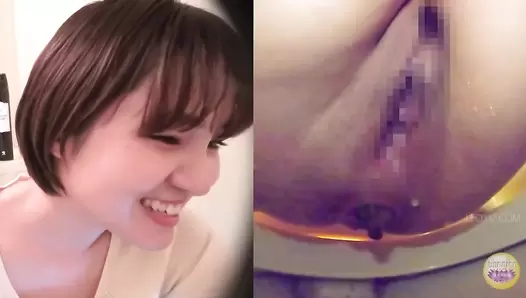 SL-526 03 Girls taking a shit at girlfriend’s house toilet. Awkward flatus and chattering during defecation. VOL. 6