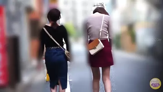 SL-526 03 Girls taking a shit at girlfriend’s house toilet. Awkward flatus and chattering during defecation. VOL. 6
