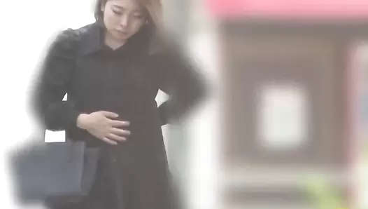SL-526 02 Girls taking a shit at girlfriend’s house toilet. Awkward flatus and chattering during defecation. VOL. 6