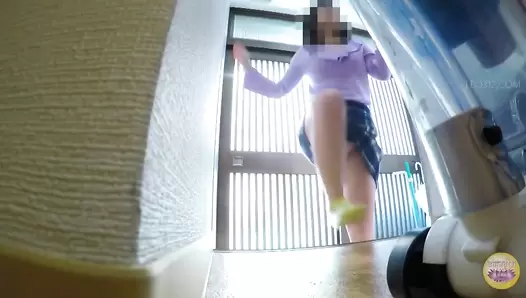 SL-526 01 Girls taking a shit at girlfriend’s house toilet. Awkward flatus and chattering during defecation. VOL. 6