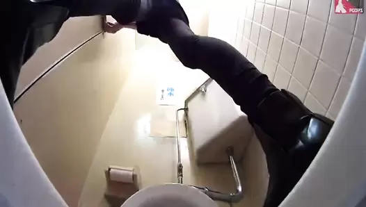 Hidden camera in the women restroom. Beautifully pooping