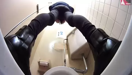 Hidden camera in the women restroom. Beautifully pooping