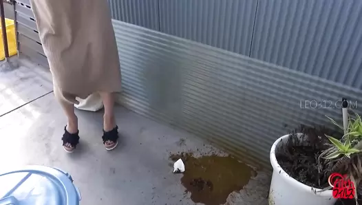 FF-386 03 Plosive and muddy shit mess in the back alley. Stacking of liquid poop loads by beautiful girls. VOL. 2