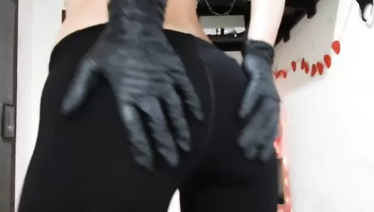 MissAnja - Giant Green Peas Poo In My Black Leggings