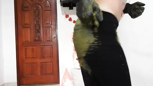 MissAnja - Giant Green Peas Poo In My Black Leggings