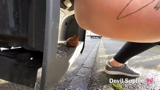 DevilSophie - OMG - how does the shit get onto the truck running board