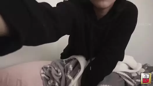 JG-523 02 Poop review! Self-filmed scat portrait: girls analyzing their own feces. VOL. 2