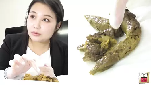 JG-523 01 Poop review! Self-filmed scat portrait: girls analyzing their own feces. VOL. 2