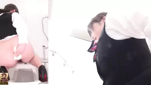 SR068 04 Multi view, split screen toilet voyeur: super big stols and farts of women in uniform. VOL. 2