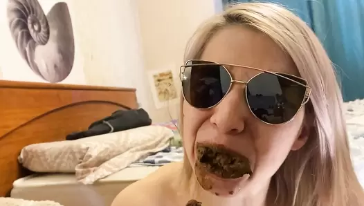 p00girl - I chew and smear shit, nausea
