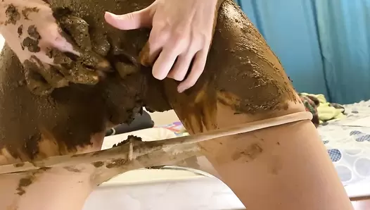 p00girl - I chew and smear shit, nausea