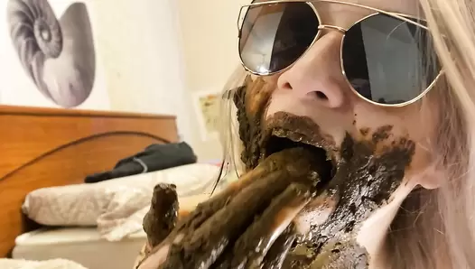 p00girl - I chew and smear shit, nausea