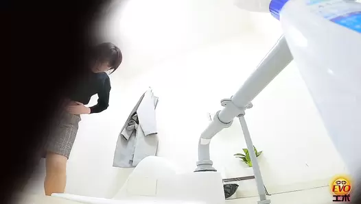 EE-579 05 Hidden camera caught obscene sounds in the toilet: girls spreading their asses to release farts with residual feces