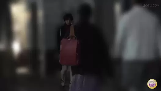 SL-502 01 Elegant women and high heels. Shitting and farting on Japanese style toilet