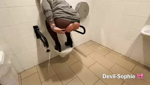 Devil Sophie (aka SteffiBlond) - Fastfood piglets really messed up the fastfood toilet shit (Apr./2022/4K)