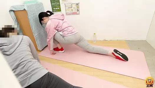 EE-575 05 Hidden video footage: girls leaking farts and poop during physical excersises