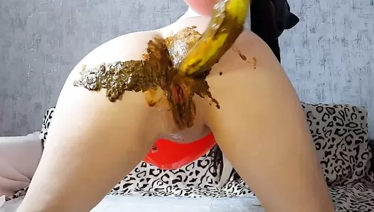 AnnaCoprofield - Anna and Banana