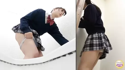 SL-513 03 Female student’s enema troubles in the school’s toilet. Liquid stool mercilessly pops out and scatters on the floor.