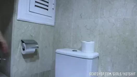 HotShit - Oops She Did It Again (Skyler McKay)