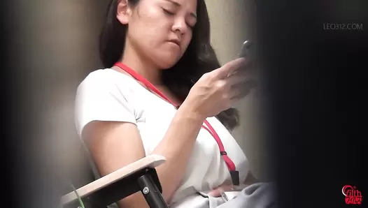 FF-452 04 Strong smell! Almost fainting in agony! Toilet voyeur: OL’s poop that does not flush