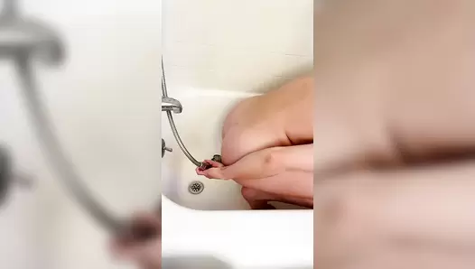 VibeWithMolly - I describe why I like pooping