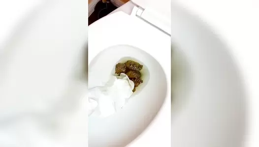 VibeWithMolly - Innocent girl takes a huge poop