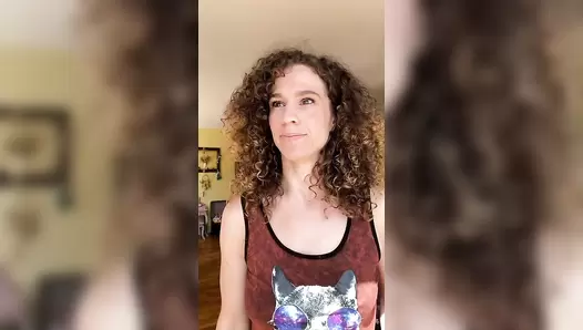 VibeWithMolly - Nude model poops herself!