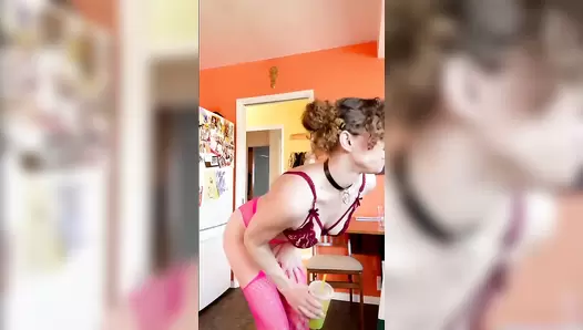 VibeWithMolly - Masturbation pooping