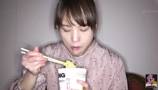 PGFD-079 04 Woman fed untill they can’t take it anymore and forced to vomit.