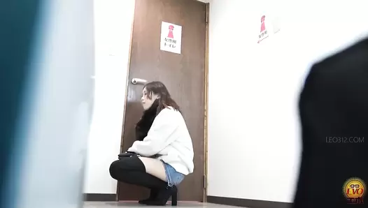 EE-568 01 Gals in boots farting and leaking diarrhea
