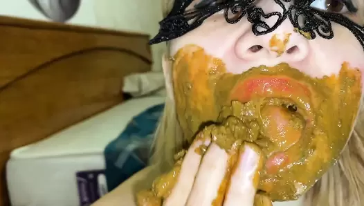p00girl - Made a cast of the jaw from shit, like a dentist