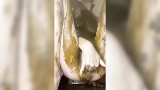 p00girl - Milking shit with anal beads smeared