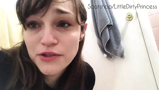 LittleDirtyPrincess - Urgent shit plops on the floor