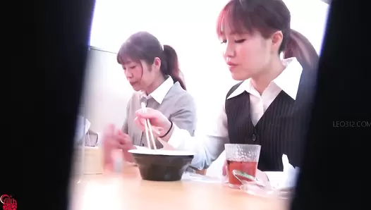 FF-537 05 OL’s pooping agony after eating spicy food