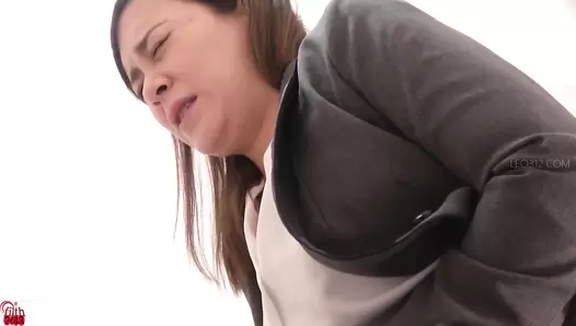 FF-537 04 OL’s pooping agony after eating spicy food