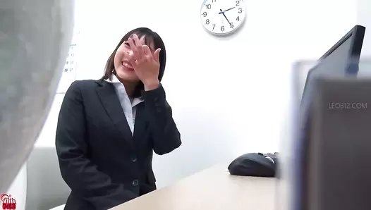 FF-537 02 OL’s pooping agony after eating spicy food