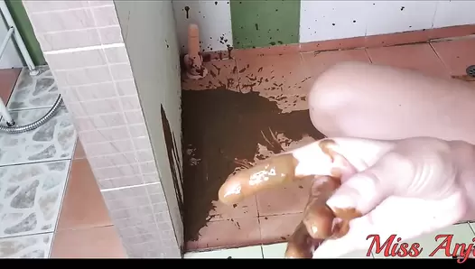 MissAnja - Nasty Runny Poo Fountain