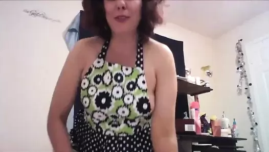 goddessemmalove Polka Dot Apron And Pulling Out Some Poop From My Butt
