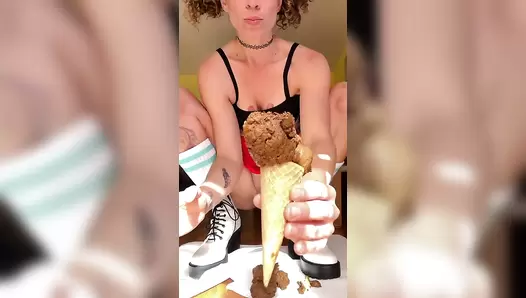 VibeWithMolly - First time Eating famous SHIT icecream!